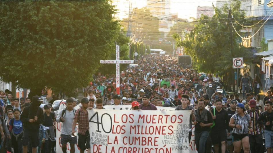 Miles de migrantes se movilizan en M&eacute;xico para exigir permisos de tr&aacute;nsito hacia EEUU