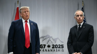 Trump threatens Canada with 35 percent tariff rate starting Aug 1