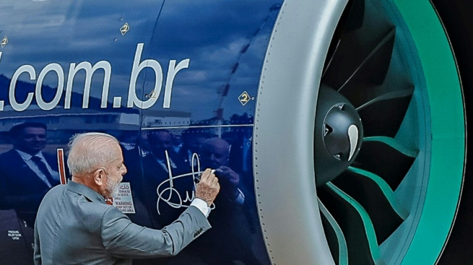Lula sanciona lei para acelerar a descarboniza&ccedil;&atilde;o do transporte no Brasil