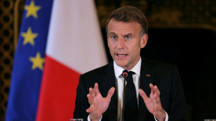 Macron tarde à nommer un Premier ministre, ça coince sur un Lecornu 2