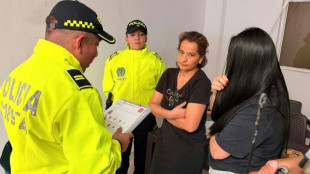 Colombian police capture wife, daughter of Ecuador drug lord