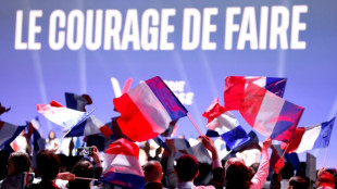 Los silbidos a Sarkozy, s&iacute;mbolo de una derecha bajo presi&oacute;n en la presidencial en Francia