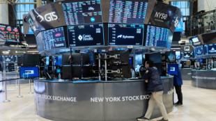 Wall Street ouvre en l&eacute;g&egrave;re hausse en attendant les minutes de la Fed