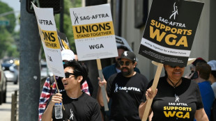 Hollywood actors extend contract talks just before deadline
