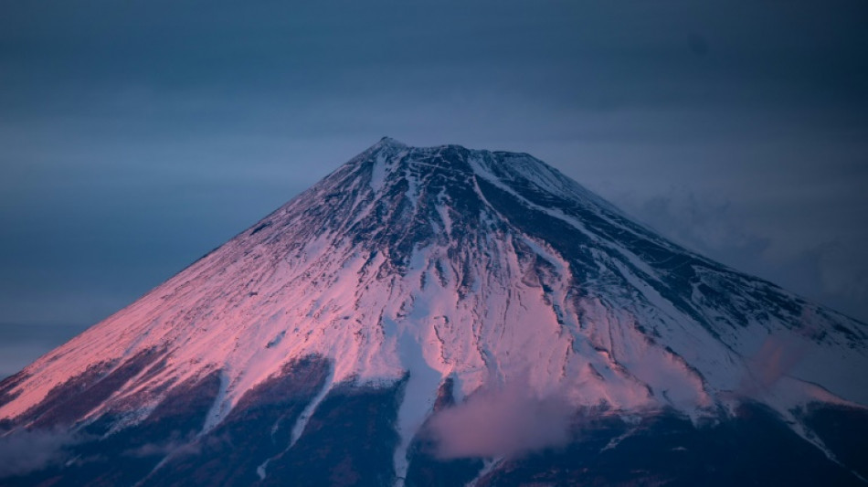 Au Japon, un appel &agrave; limiter les randonneurs du mont Fuji