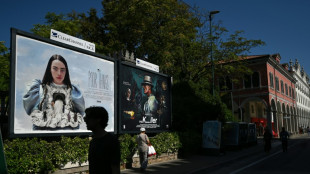 Bradley Cooper d&aacute; vida ao falecido compositor Leonard Bernstein em Veneza