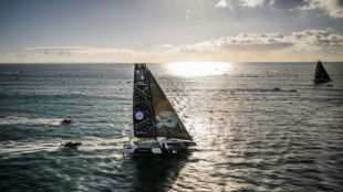 Ultim Challenge: le d&eacute;part des trimarans g&eacute;ants salu&eacute; par une armada de voiliers