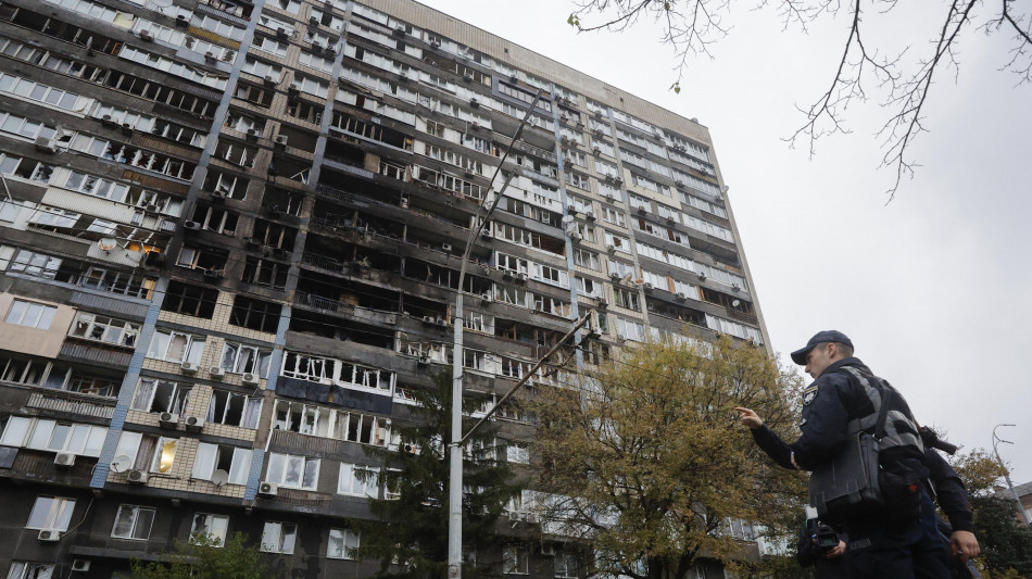 Raid russi in Ucraina: 2 morti a Kiev, 13 feriti a Zaporizhzhia