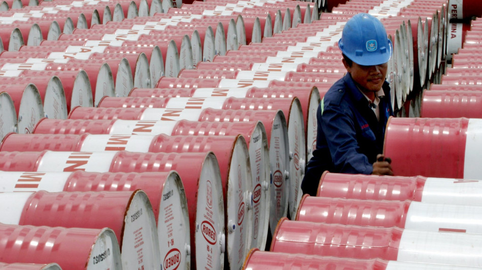 Il petrolio chiude in calo a New York a 66,38 dollari