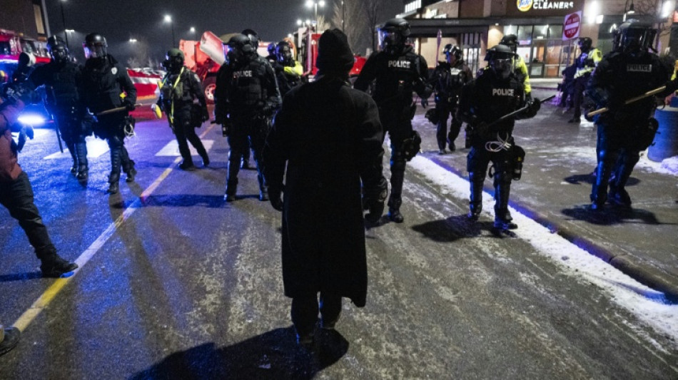 Agentes migrat&oacute;rios come&ccedil;am a deixar Minneapolis enquanto avan&ccedil;a investiga&ccedil;&atilde;o sobre morte de ativista