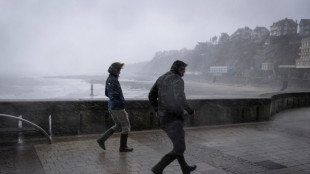 La temp&ecirc;te Austen poursuit sa route vers le nord, 288.600 foyers sans &eacute;lectricit&eacute;
