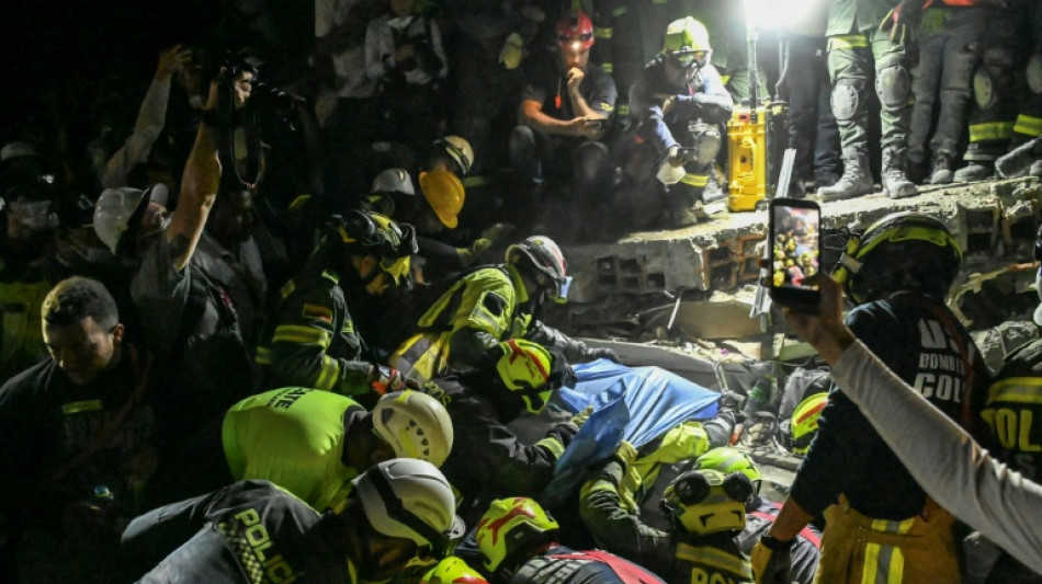 "La hab&iacute;amos buscado tanto", dice madre de joven rescatada tras terremoto en Colombia 