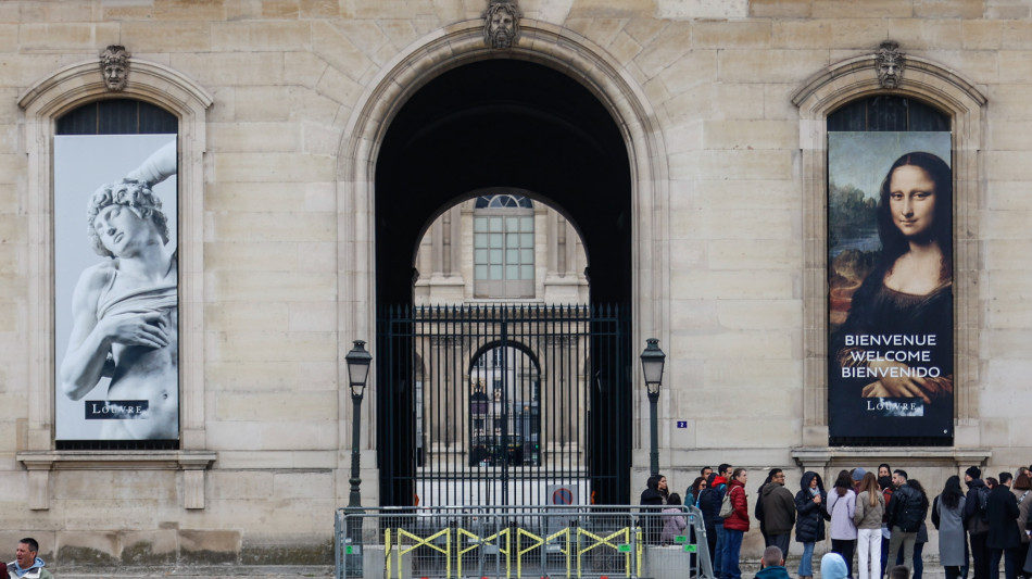 Il Louvre rester&agrave; chiuso anche oggi