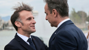 Macron pide "reaccionar" frente a las cr&iacute;ticas de EEUU, Rusia y China