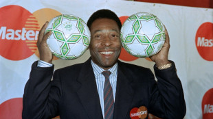 Le Br&eacute;sil et le monde du foot pleurent le "Roi" Pel&eacute;