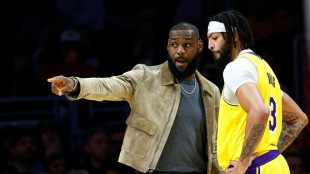 James working 'around the clock' to return for Lakers