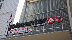 Arbeitslosenzahl sinkt im Oktober - Herbstbelebung aber "schwunglos"