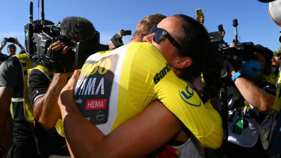 Van Aert gana la crono de la vig&eacute;sima etapa por delante del campe&oacute;n virtual Vingegaard