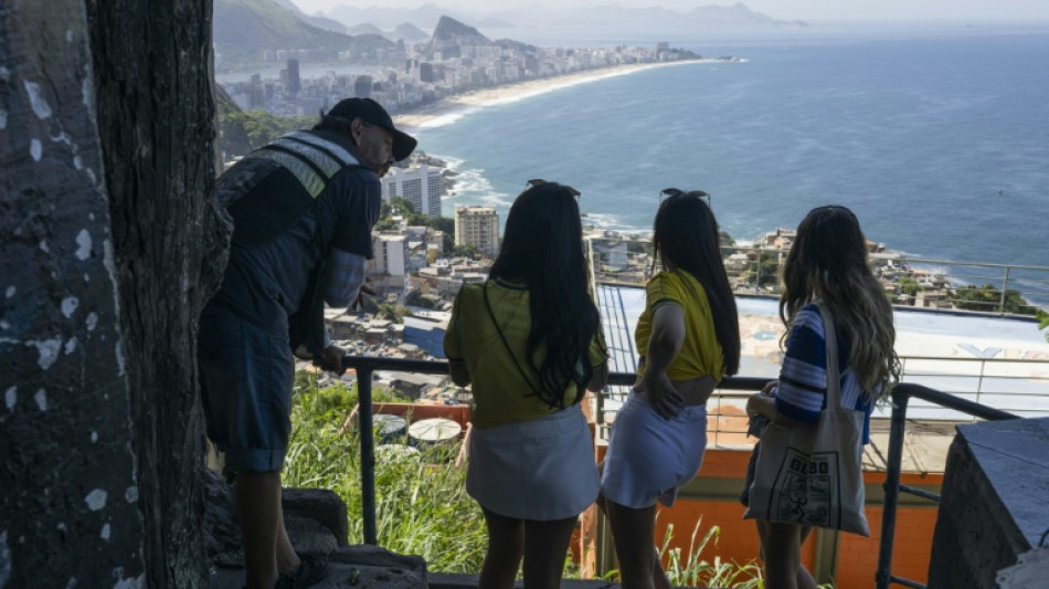 M&aacute;s de 200 turistas atrapados en un mirador de Rio por una operaci&oacute;n antinarco