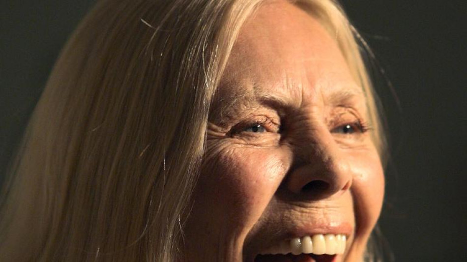 Joni Mitchell donne un concert surprise pour la premi&egrave;re fois depuis 20 ans