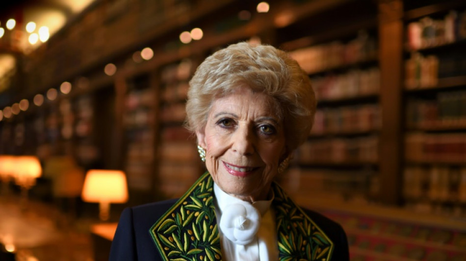 D&eacute;c&egrave;s d'H&eacute;l&egrave;ne Carr&egrave;re d'Encausse, kremlinologue et premi&egrave;re femme &agrave; la t&ecirc;te de l'Acad&eacute;mie