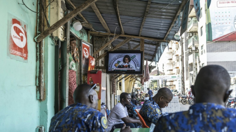 El jefe de la junta militar de Guinea, Mamadi Doumbouya, elegido presidente