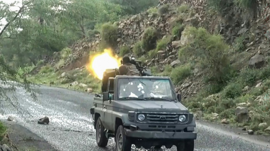 Trois Saoudiens tu&eacute;s dans les frappes jeudi contre l'a&eacute;roport de Ryad