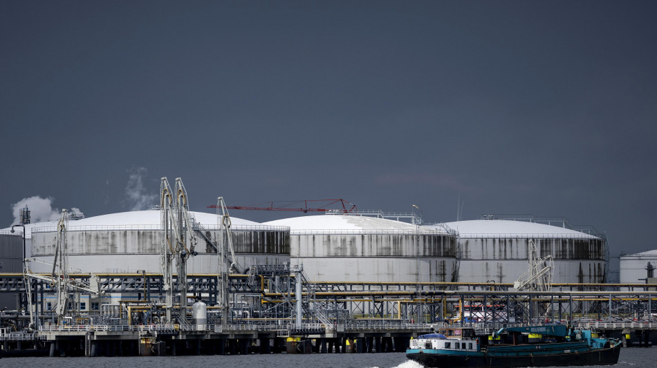 Il gas chiude in calo, ma resiste sopra i 33 euro ad Amsterdam