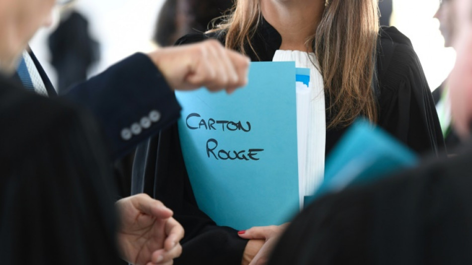 Du Foot et des diamants: coup d'envoi &agrave; Nancy du proc&egrave;s "Carton rouge"