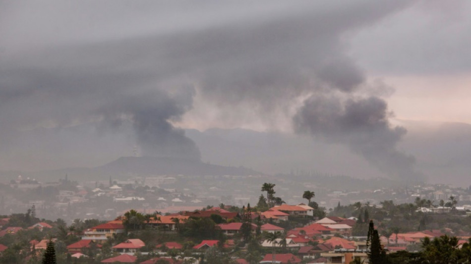 Emeutes en Nouvelle-Calédonie: 3 morts, un gendarme gravement blessé et l'état d'urgence annoncé