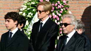 Celebridades de todo el mundo asisten al funeral de Valentino en Roma