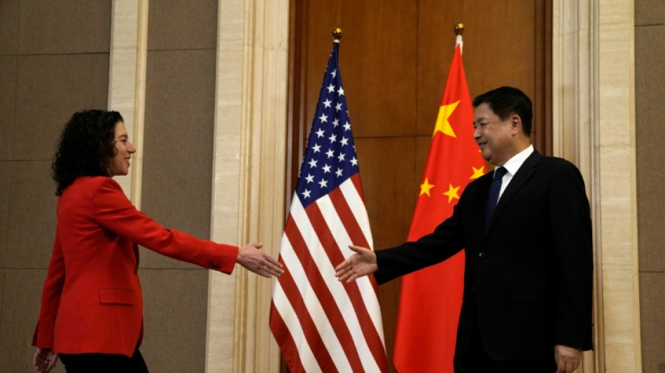 China e EUA iniciam conversas para conter produ&ccedil;&atilde;o de fentanil