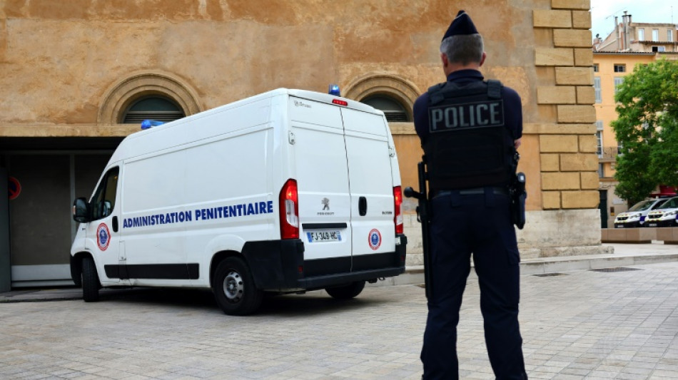 Detienen a cinco polic&iacute;as en Francia por la muerte de un hombre durante unos disturbios