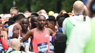 Im schwülen Berlin: Sawe verpasst Marathon-Weltrekord
