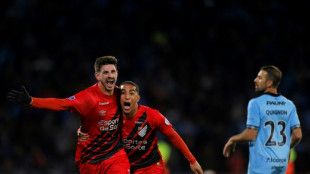 Athletico-PR vence Belgrano (2-0) e vai &agrave;s quartas da Sul-Americana