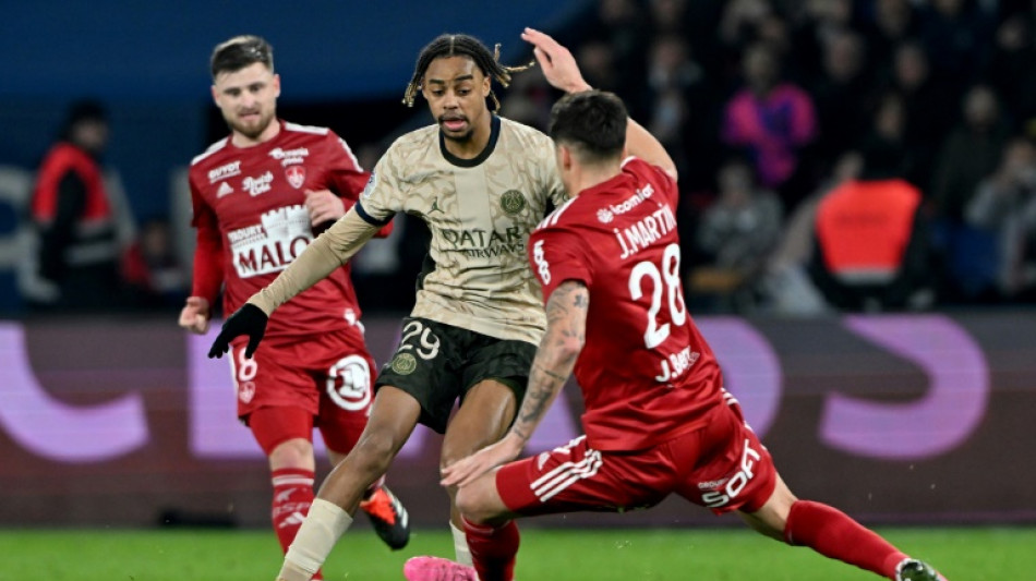 Ligue 1: Paris accroch&eacute; par Brest en fin de match