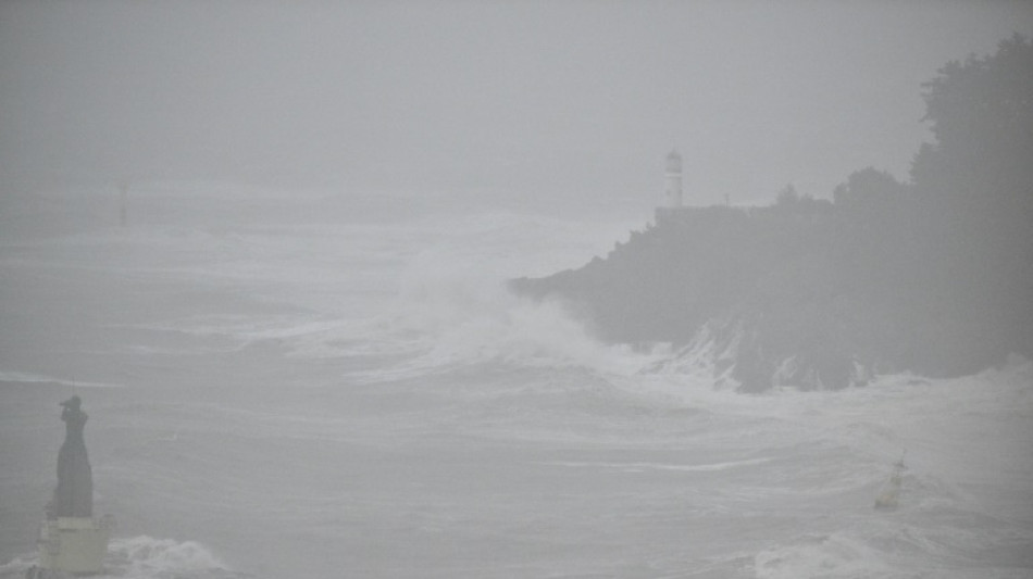Temp&ecirc;te Khanun en Cor&eacute;e du Sud: 10.000 personnes &eacute;vacu&eacute;es, vols annul&eacute;s par centaines
