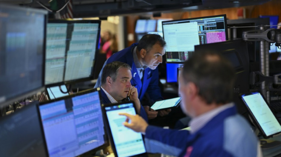 Wall Street termine partag&eacute;e, surmonte l'anxi&eacute;t&eacute; g&eacute;opolitique