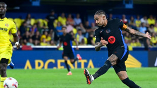 Grave les&atilde;o de Ter Stegen liga alerta no l&iacute;der Barcelona