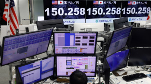 Borsa: Asia senza una direzione dopo forti rialzi, gi&ugrave; Hong Kong