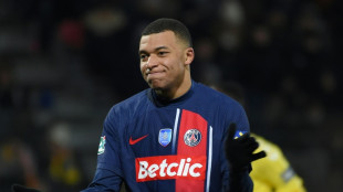 Coupe de France: Paris tranquille &agrave; Orl&eacute;ans, Nantes pi&eacute;g&eacute; par Laval