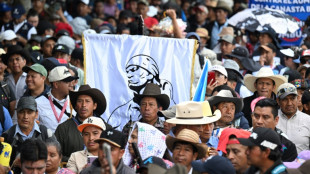 Ind&iacute;genas guatemaltecos se suman a protestas contra el alza de precios de combustibles