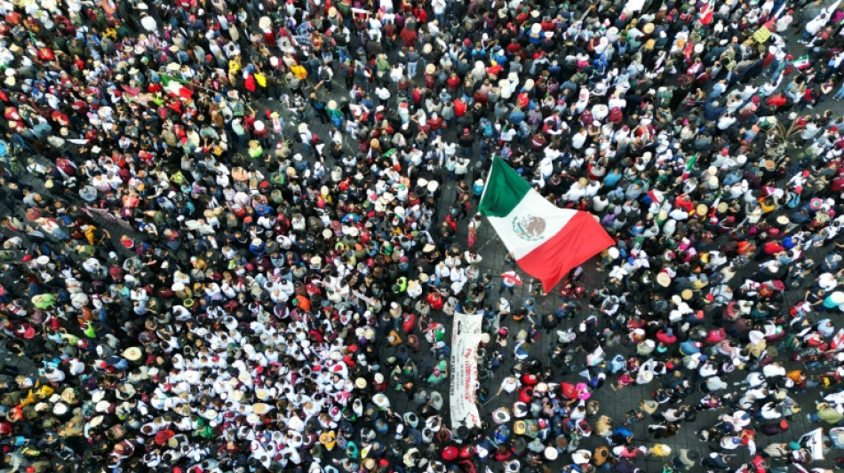 Mexique: le pr&eacute;sident Obrador dans la rue pour une d&eacute;monstration de force