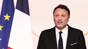 Arthur sort un livre sur "la solitude" et "la peur" des Français juifs