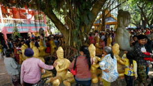 El primer ministro tailand&eacute;s disuelve el Parlamento, en medio de choques fronterizos con Camboya