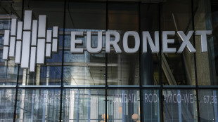 Borsa: Europa debole con le banche, sprint dei microchip, Milano -0,5%