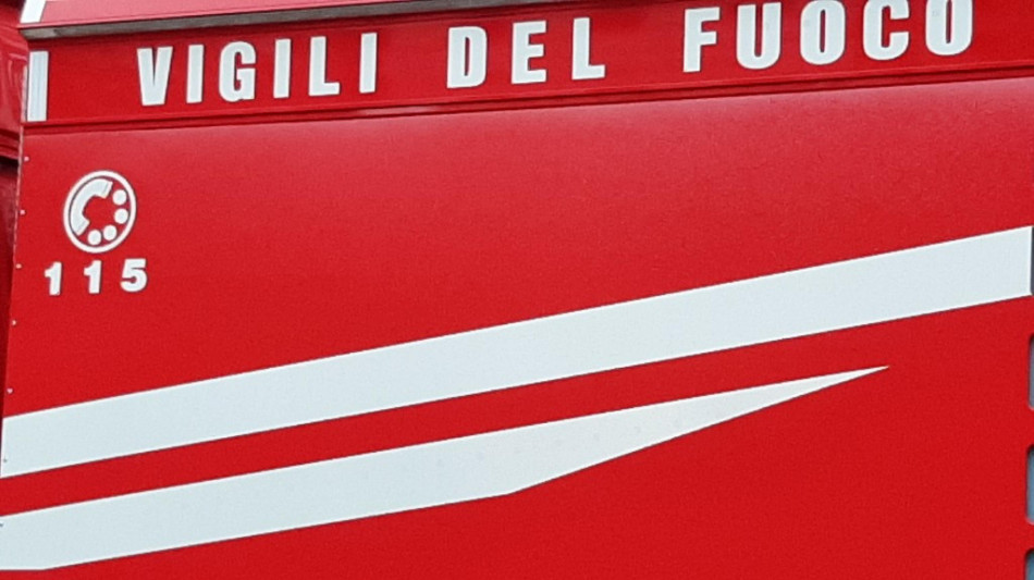 Esplosione in azienda Perfetti, alta colonna di fumo