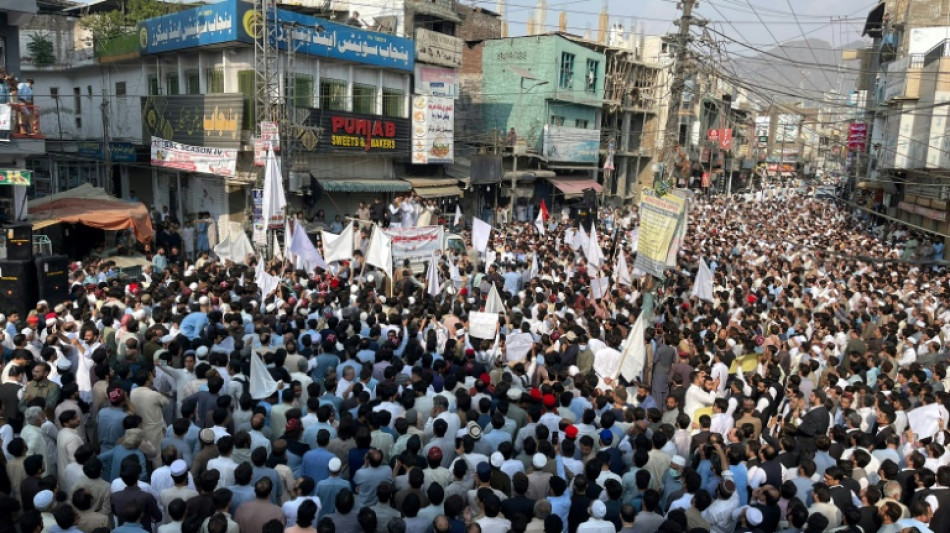 Los talibanes de Pakist&aacute;n ponen fin a su alto el fuego y ordenan ataques en todo el pa&iacute;s