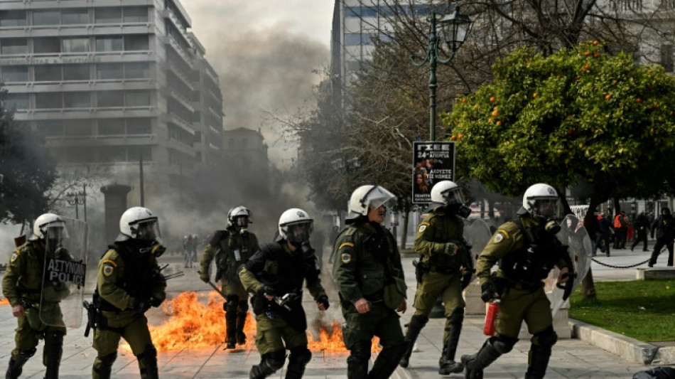 Fallece el polic&iacute;a griego herido durante un partido de v&oacute;ley en Grecia