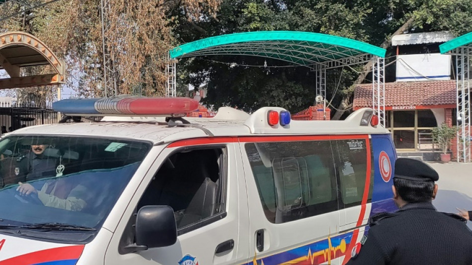 Al menos 17 muertos y m&aacute;s de 80 heridos en un ataque a una mezquita en Pakist&aacute;n